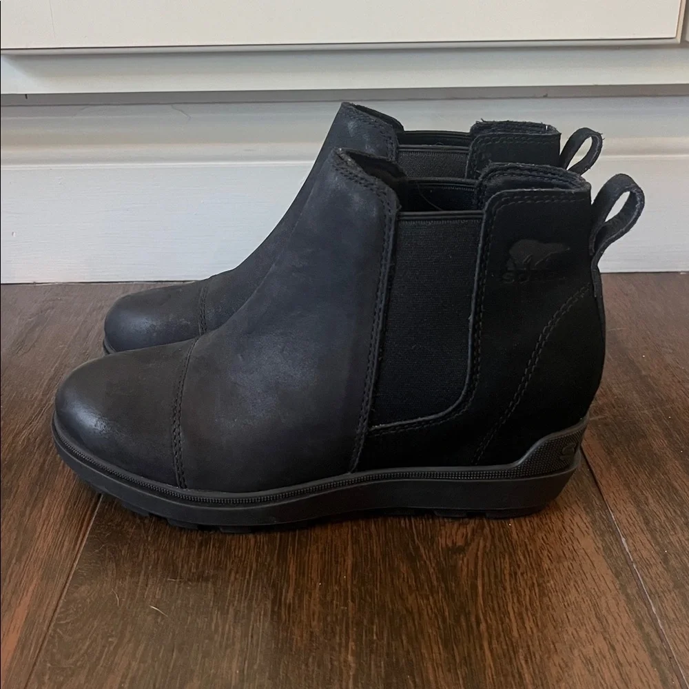 NWT SOREL Evie II Leather Ankle Boot